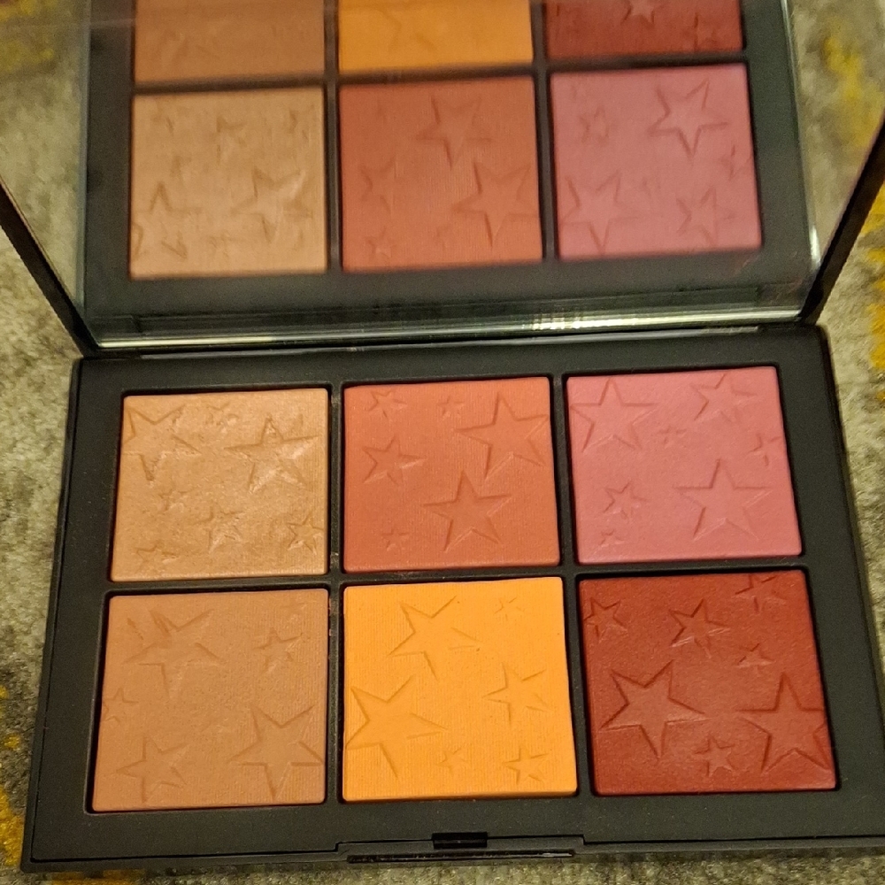 NARS Star-Embossed Blush Palette - Pink, Orange, Brown